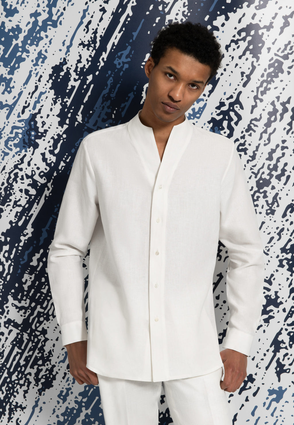 look homme chemise lin blanc col montant pantalon droit lin blanc