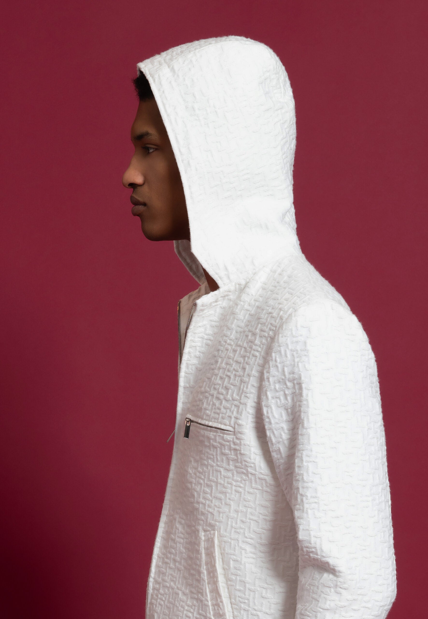 look homme blouson blanc à capuche