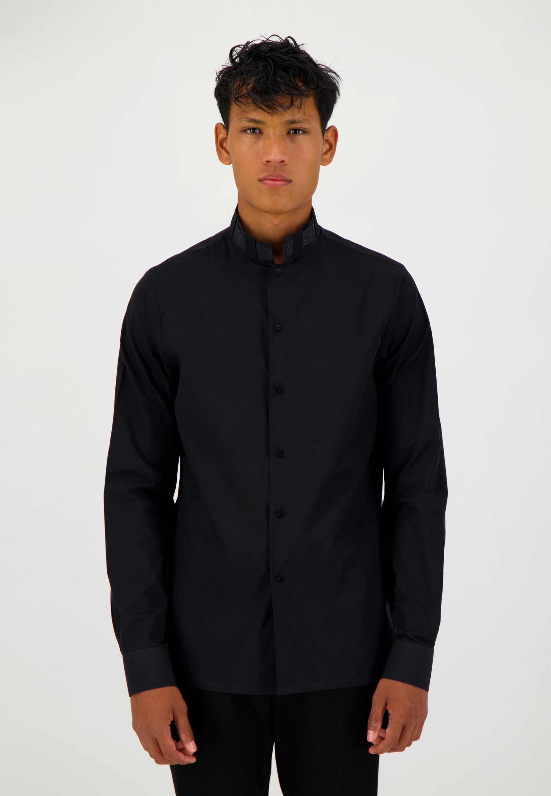 Chemise noire necklace