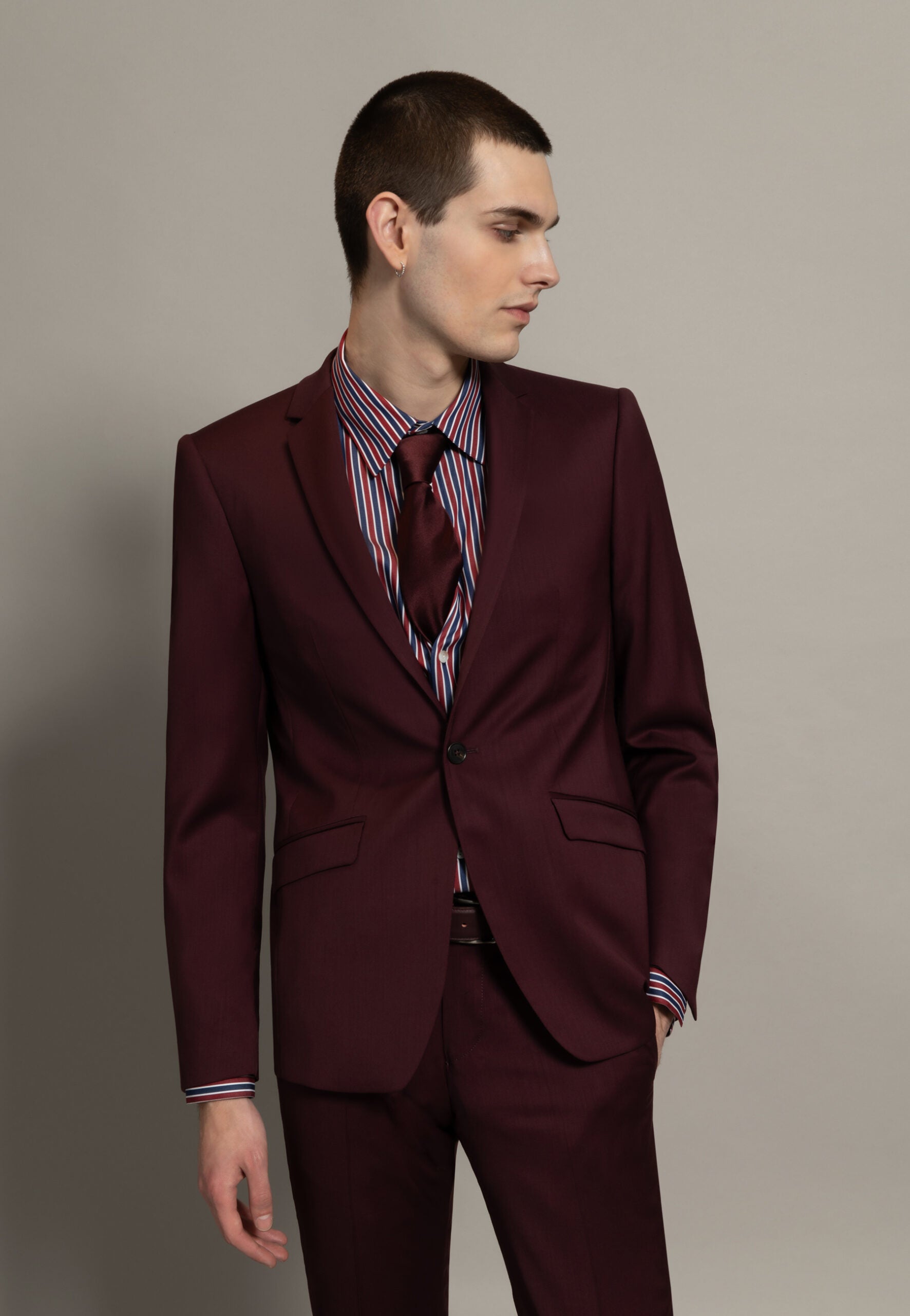 costume laine bordeaux ajusté col tailleur