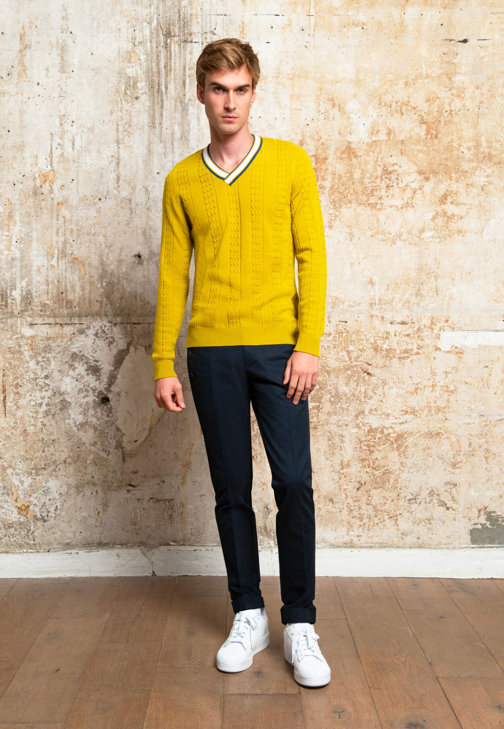 Pull torsadé jaune – Image 3