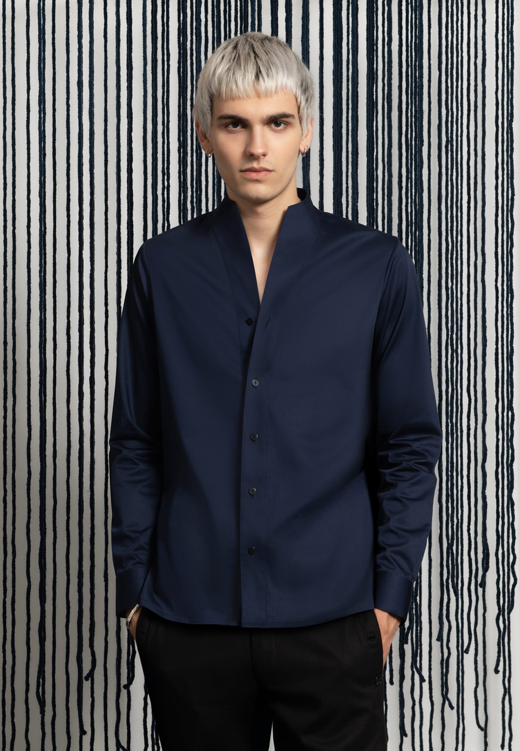CHEMISE COL MONTANT MARINE – Image 2