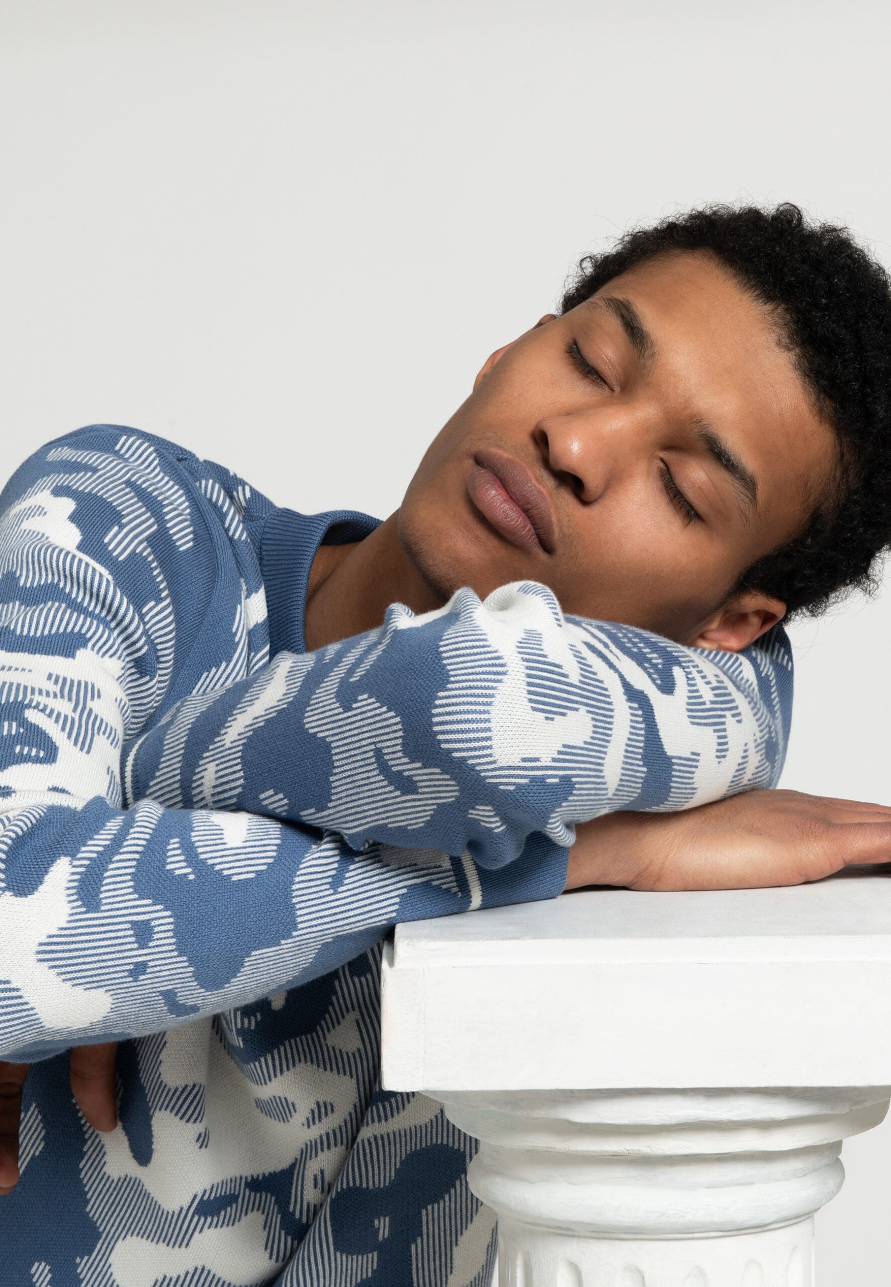 pull homme camouflage bleu et blanc coton