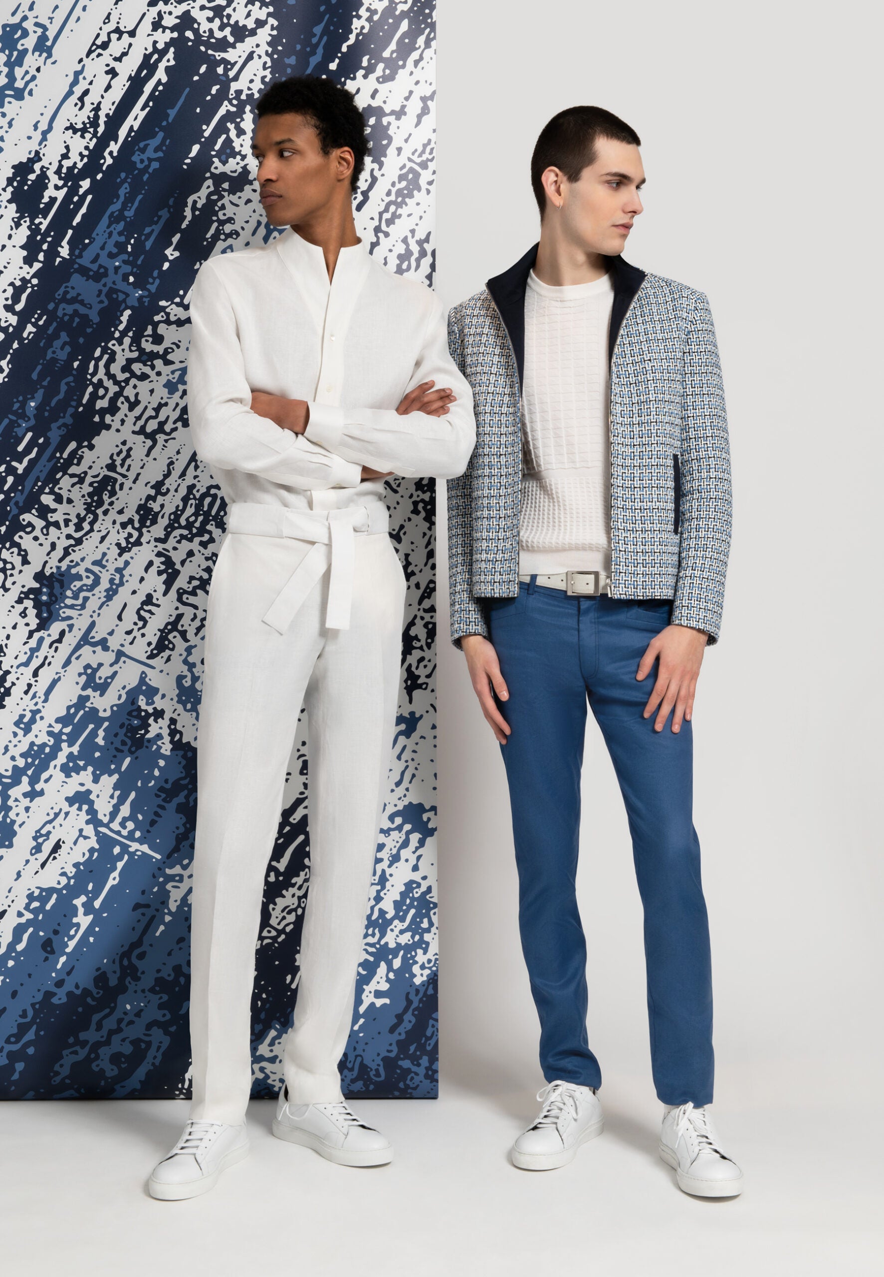 duo look homme ensemble blanc blouson bleu et blanc pantalon bleu