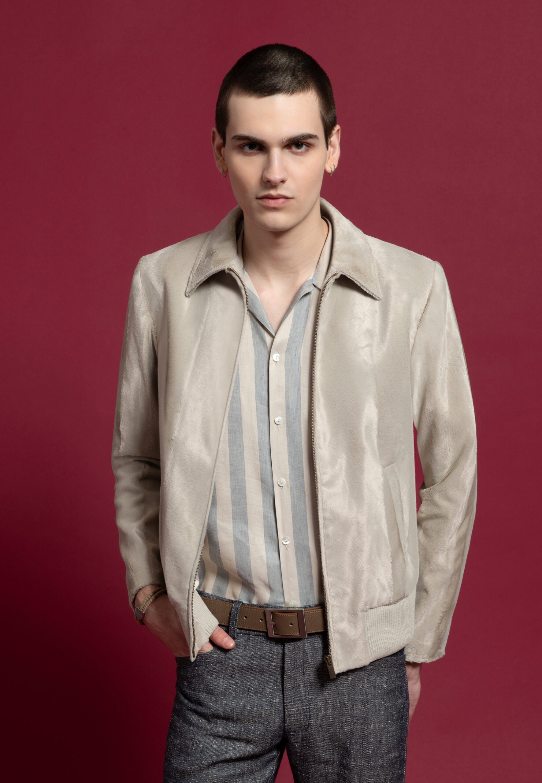 look homme blouson beige chemise rayures gris beige