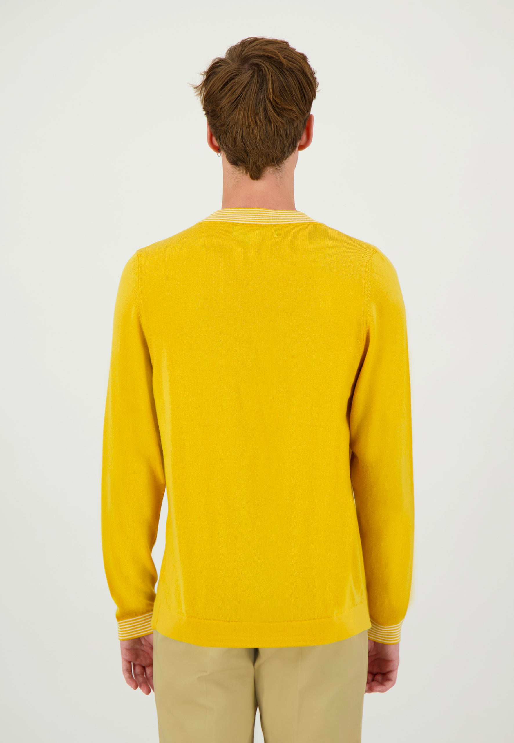 Pull col V jaune – Image 3