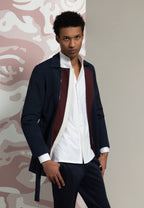 look homme trench bleu et chemise blanche