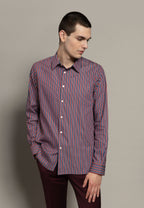look homme chemise coton rayures bleues et bordeaux pantalon bordeaux